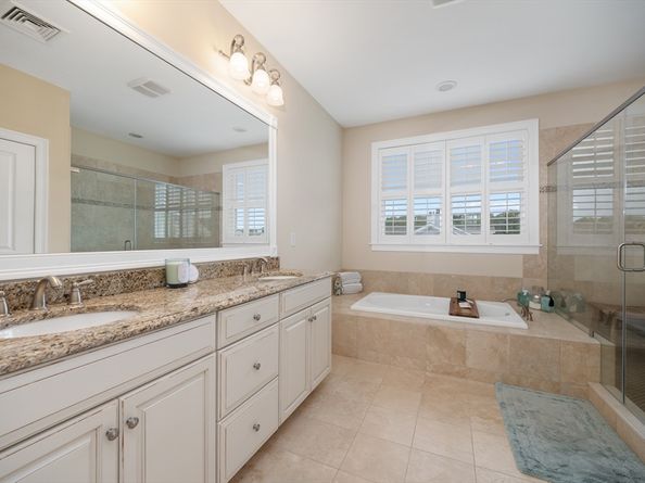 125 Halsted Dr 125, Hingham MA 02043