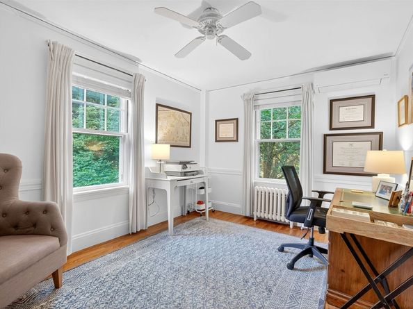 8 Old Town Rd, Wellesley MA 02481