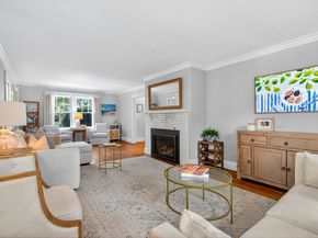 8 Old Town Rd, Wellesley MA 02481