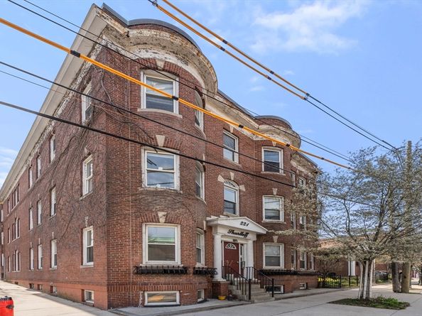 221 Shurtleff St 2, Chelsea MA 02150