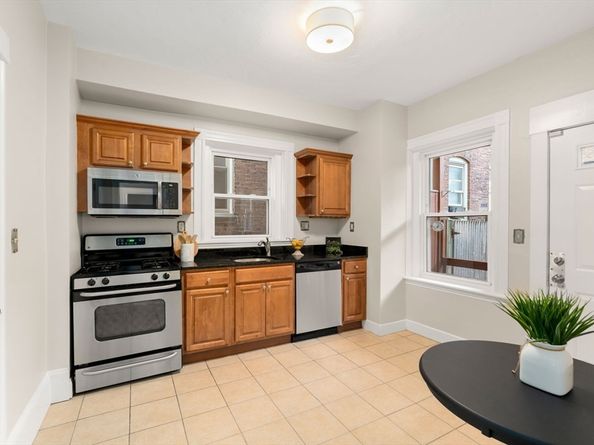 221 Shurtleff St 2, Chelsea MA 02150