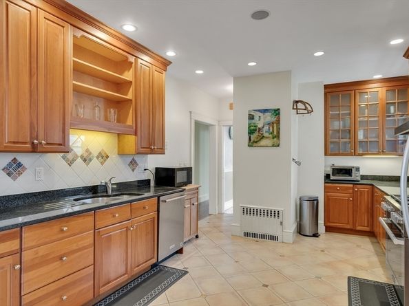 129 Auburn Street, Cambridge MA 02139