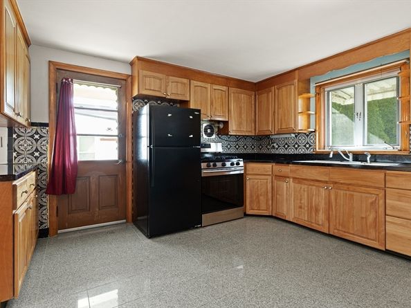 7 French St, Watertown MA 02472