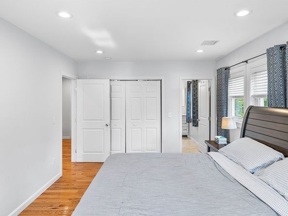 4 E Charles St, Milford MA 01757