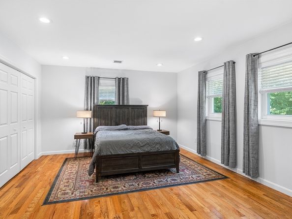4 E Charles St, Milford MA 01757