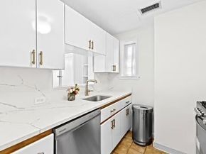 302 Commonwealth Ave. E, Boston MA 02115