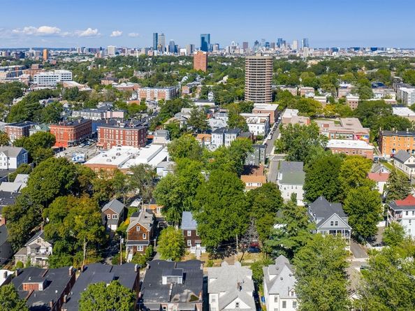 20 Chilcott Pl, Boston MA 02130