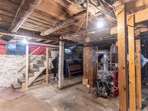 8 Thompson, Webster MA 01570