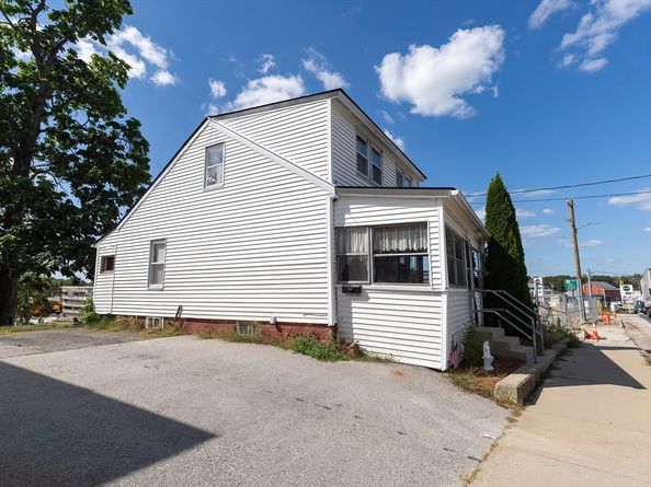 8 Thompson, Webster MA 01570