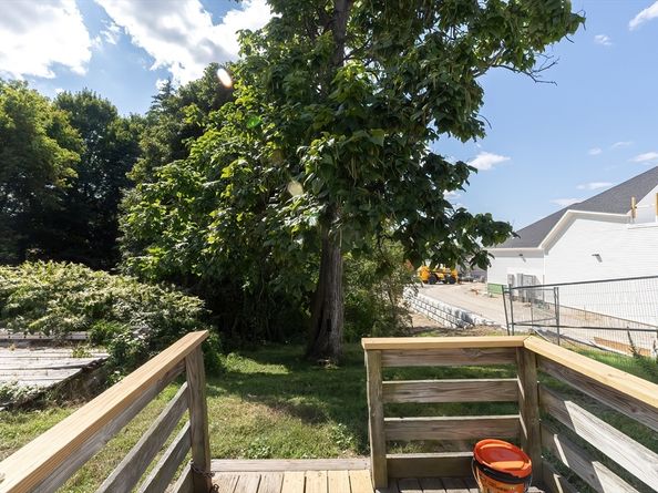 8 Thompson, Webster MA 01570