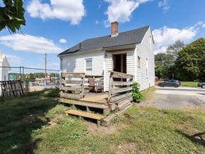 8 Thompson, Webster MA 01570