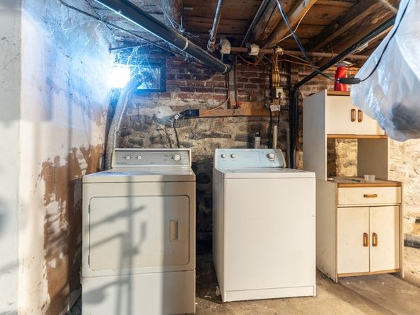 8 Thompson, Webster MA 01570