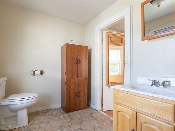 8 Thompson, Webster MA 01570