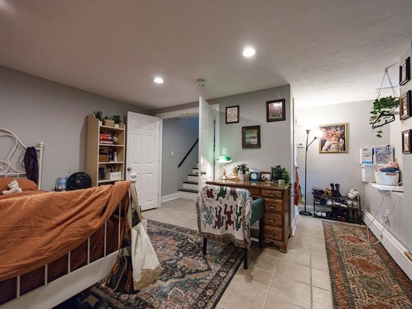 212 W 6th St 212, Boston MA 02127