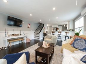 212 W 6th St 212, Boston MA 02127
