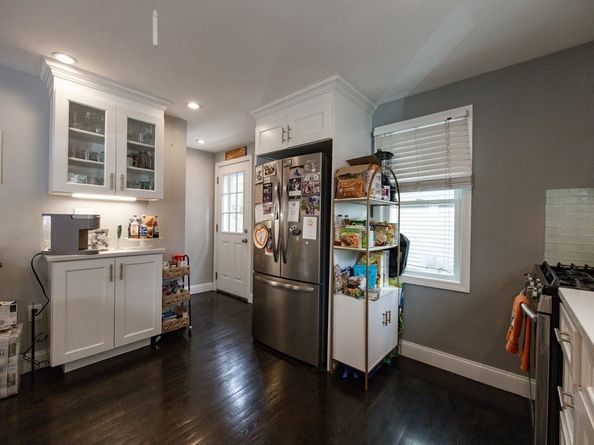 212 W 6th St 212, Boston MA 02127