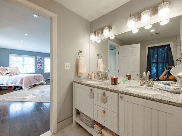 212 W 6th St 212, Boston MA 02127