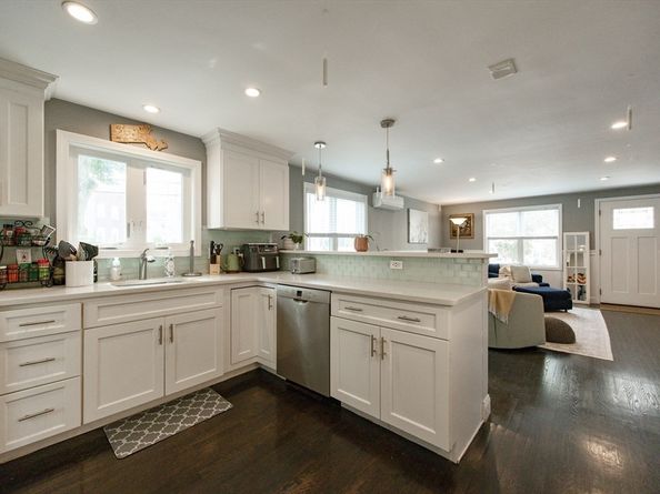 212 W 6th St 212, Boston MA 02127