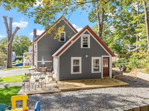 91 Orchard St, Leominster MA 01453