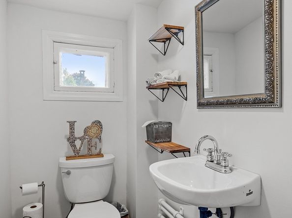 91 Orchard St, Leominster MA 01453