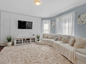 91 Orchard St, Leominster MA 01453