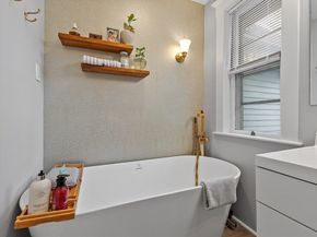 91 Orchard St, Leominster MA 01453