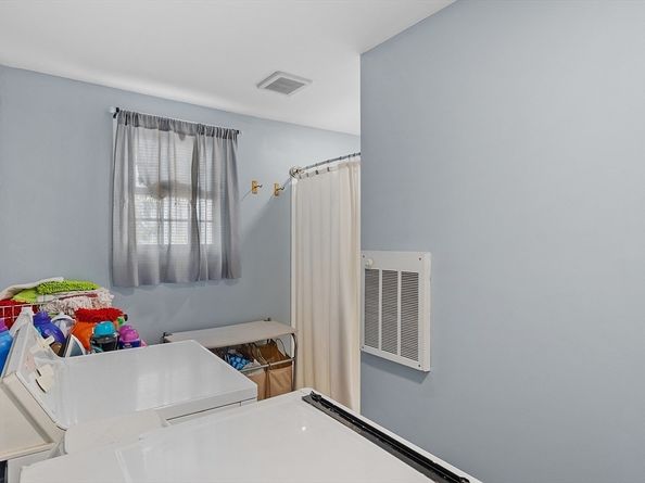 91 Orchard St, Leominster MA 01453