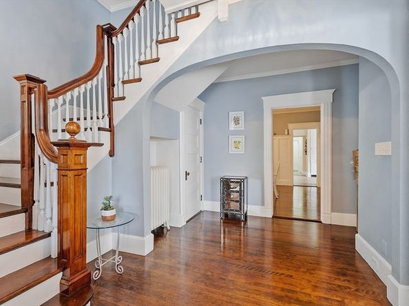 91 Orchard St, Leominster MA 01453