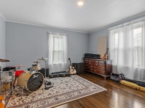 91 Orchard St, Leominster MA 01453