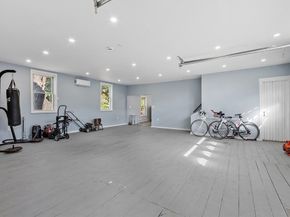91 Orchard St, Leominster MA 01453