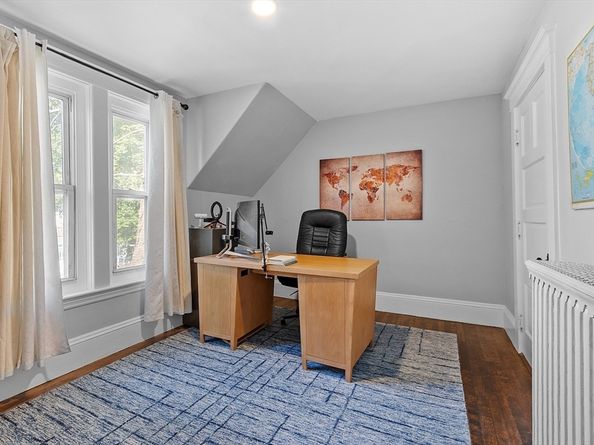 91 Orchard St, Leominster MA 01453