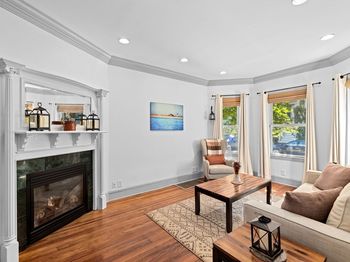 96 King St