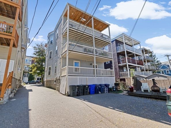96 King St 1, Boston MA 02122