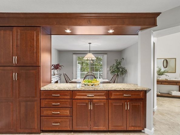 18B Pilgrim Dr 24, Westford MA 01886
