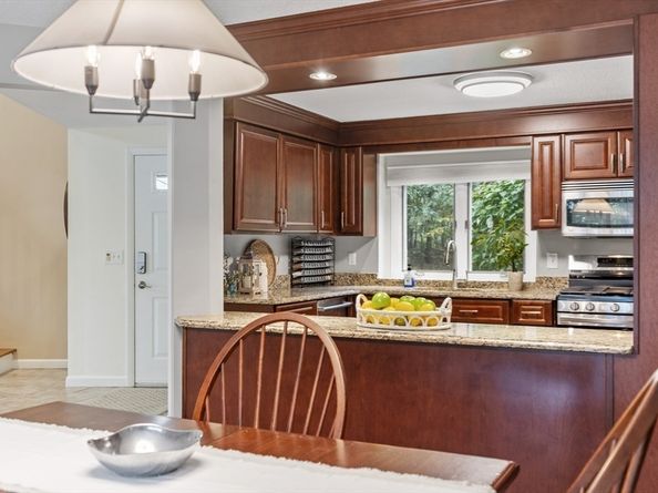 18B Pilgrim Dr 24, Westford MA 01886