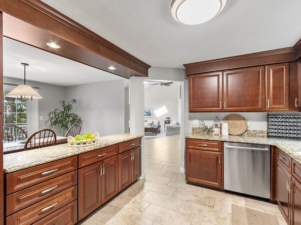 18B Pilgrim Dr 24, Westford MA 01886