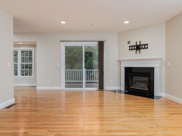 4 Country Candle Lane 4, Northborough MA 01532