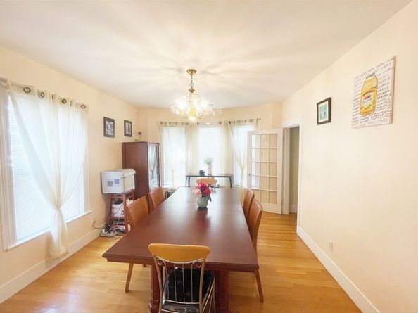 30 Middle St, Newton MA 02458