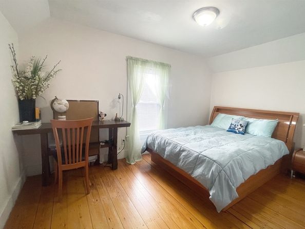 30 Middle St, Newton MA 02458