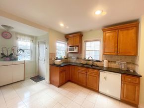 30 Middle St, Newton MA 02458