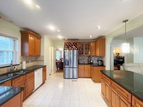 30 Middle St, Newton MA 02458