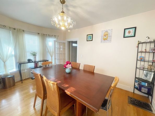 30 Middle St, Newton MA 02458