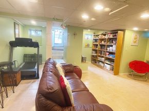 30 Middle St, Newton MA 02458