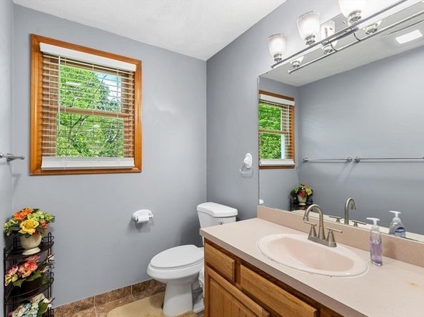 93-A Lexington St, Burlington MA 01803