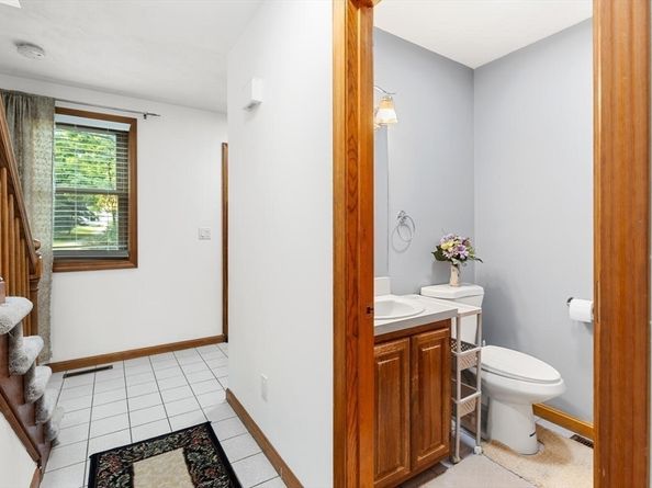 93-A Lexington St, Burlington MA 01803