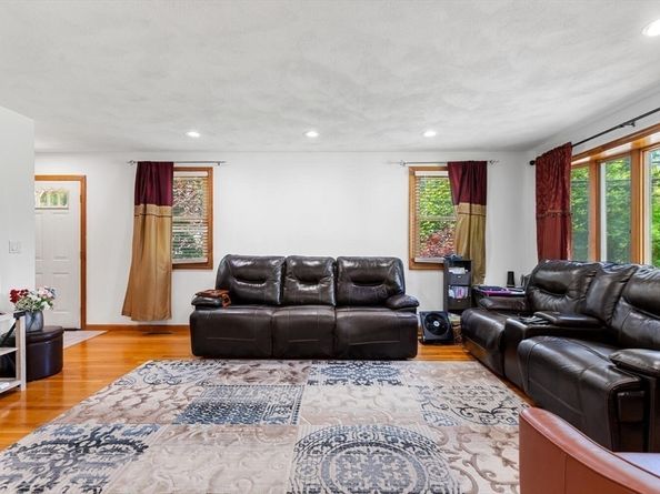 93-A Lexington St, Burlington MA 01803