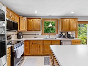 93-A Lexington St, Burlington MA 01803