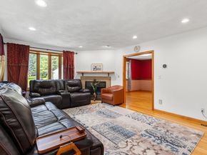 93-A Lexington St, Burlington MA 01803