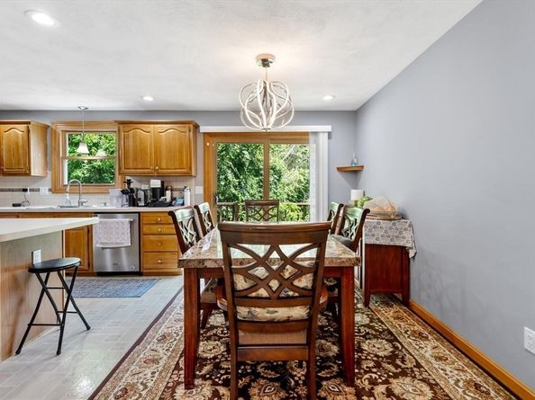 93-A Lexington St, Burlington MA 01803