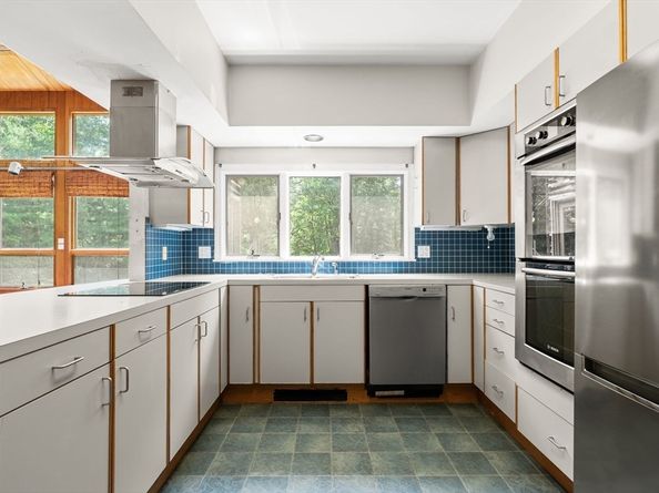 3 Bray St, Gloucester MA 01930